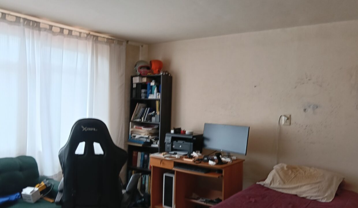1000093753